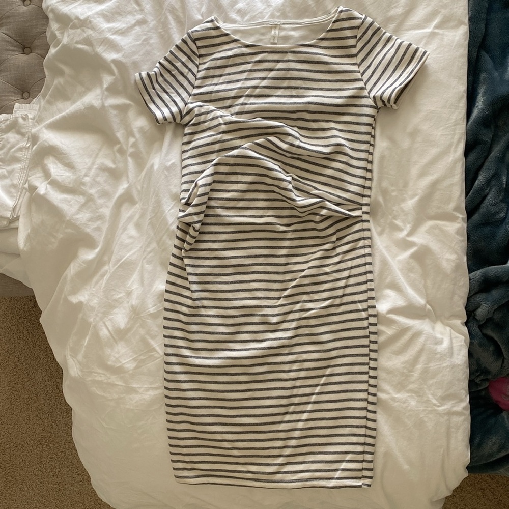Pink blush maternity dress size small